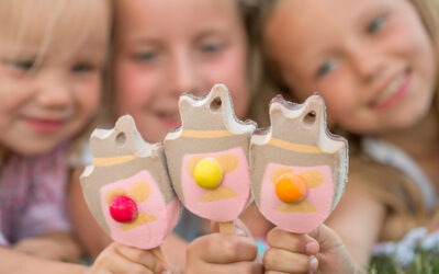 BIG4 Bellarine - girls holding ice-creams
